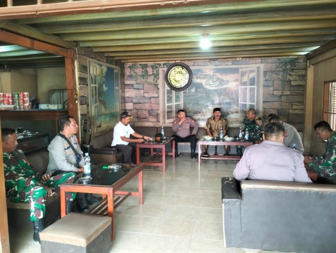 
 Coffee Morning Kapolsek Sibulue Bersama Tripika dan Tokoh Masyarakat Perkuat Sinergi dan Kamtibmas