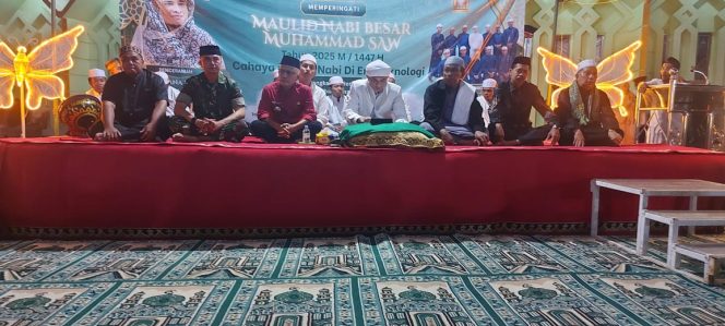
 Ka SPKT Polsek Ajangale Wakili Kapolsek Hadiri Giat Peringatan Maulid Nabi Muhammad SAW