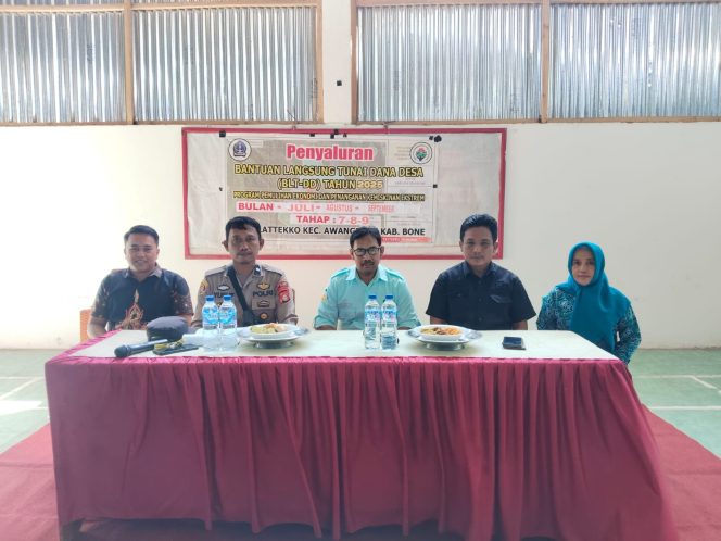 
 Polsek Awangpone Penyaluran BLT Dana Desa Bulan Juli–September 2025 di Desa Latekko