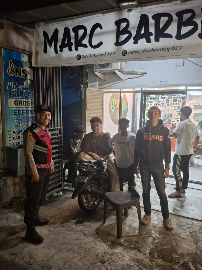 
 Polsek Tanete Riattang Gencarkan Patroli Malam, Wujudkan Rasa Aman bagi Warga