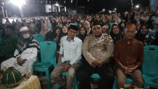
 Memperingati Maulid Nabi Muhammad SAW di Halaman Masjid Taqwa Kel. Pompanua Kec. Ajangale Kab. Bone