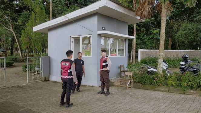 
 Laksankan Patroli Kota, Personil Sat Samapta Polres Bone tingkatkan Patroli dan Sambang