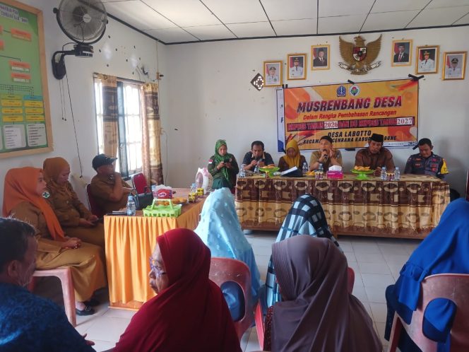 
 ‎Bhabinkamtibmas Polsek Cenrana Hadiri Musrenbang Desa Di Desa Binaannya
