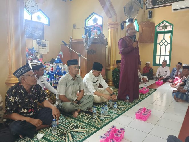 
 Kapolsek Awangpone Mengikuti Peringatan Maulid Nabi Muhammad SAW di Desa Latekko