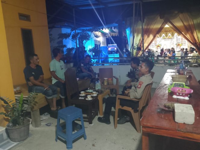 
 Polsek Awangpone Pengamanan Pesta Pernikahan Di Dusun Takkalu Desa Lattekko Kecamatan Awangpone