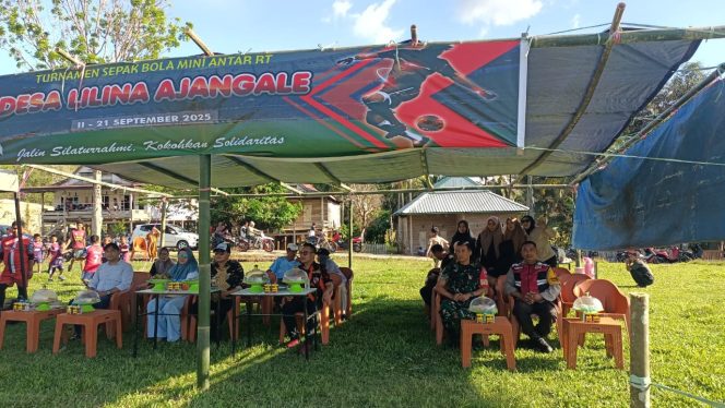 
 BHABINKAMTIBMAS POLSEK ULAWENG HADIRI PEMBUKAAN LOMBA SEPAKBOLA ANTAR RT