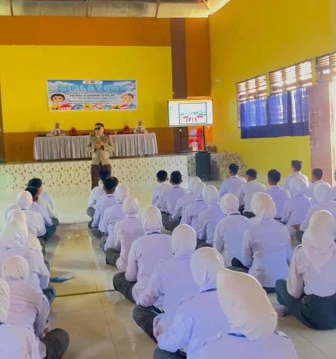 
 Kanit Samapta Polsek Ajangale Sebagai Pemateri LKBB Pada Kegiatan Diklatsar Patroli Keamanan Sekolah (PKS)