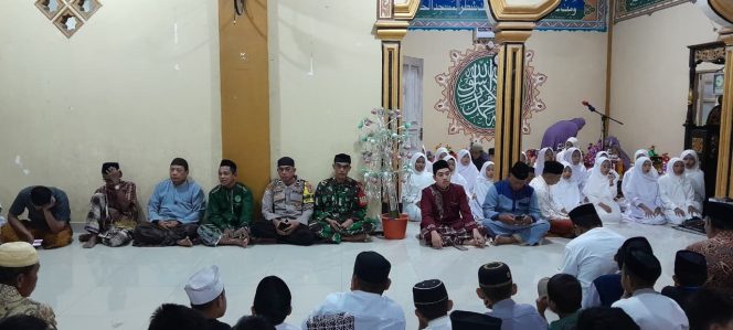 
 Peringatan Maulid Nabi di Masjid Jami Nurul Falah, Aipda Ulpiadi Hadir Bersama Warga