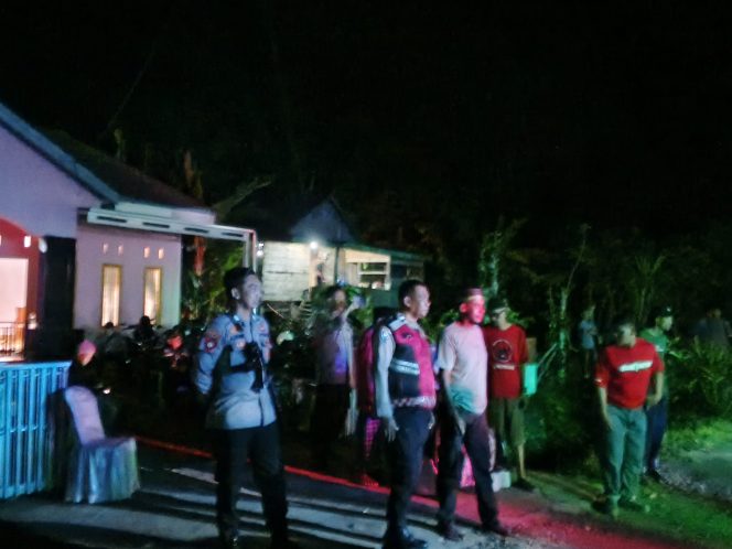 
 Pengamanan Ketat Polsek Sibulue di Kegiatan Resepsi Warga Desa Kalibong