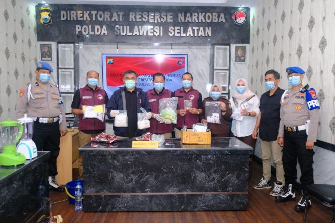 
 Polda Sulsel Musnahkan Barang Bukti Narkoba Senilai Rp 4,9 Miliar, Amankan 2 Tersangka