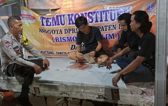 
 Bhabinkamtibmas Bripka Muh. Tachdir Perkuat Peran Satkamling di Lingkungan Bila Bilae