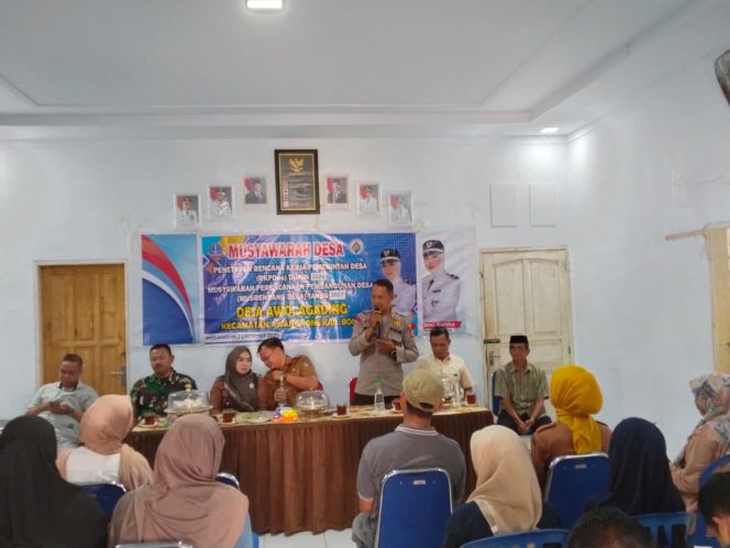 
 Kapolsek Awangpone Mengikuti Musyawarah Desa Awolagading Tetapkan RKPDes Tahun 2026