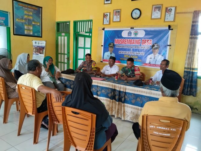 
 Sinergi TNI Polri Dan Pemerintah Desa Lakukan Mediasi Sengketa Tanah Di Desa Kadai