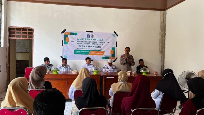 
 Kapolsek Awangpone Musyawarah Desa Penetapan RKPDesa Tahun 2026 di Desa Abbanuang Kecamatan Awangpone