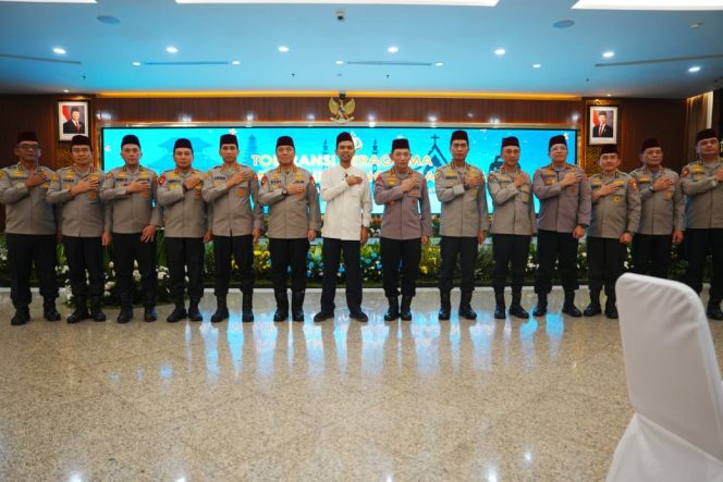 
 Ceramah di Mabes Polri, UAS Tekankan Pentingnya Toleransi Beragama