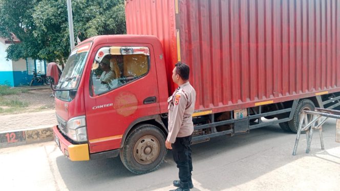 
 Keberangkatan Kapal, Personil Lakukan Pelayanan Dan Pengamanan