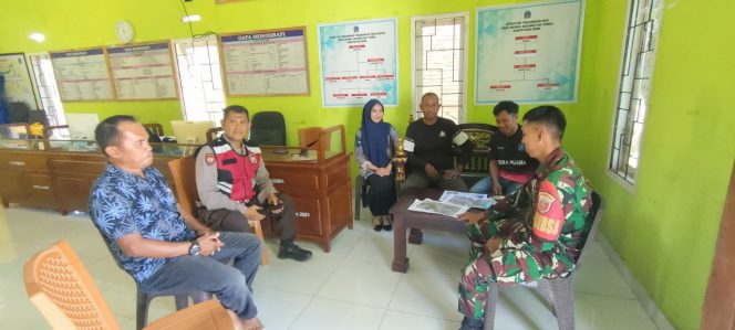
 Kanit Sabhara Polsek Tonra ,  Berikan Pesan Kamtibmas Pada Saat Kunjugan ,Polsek Tonra Polres Bone