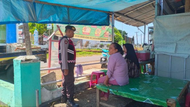 
 Aiptu Ilhamza Kanit Sabhara Polsek Tonra ,  Berikan Pesan Kamtibmas Pada Saat Kunjugan ,Polsek Tonra Polres Bone