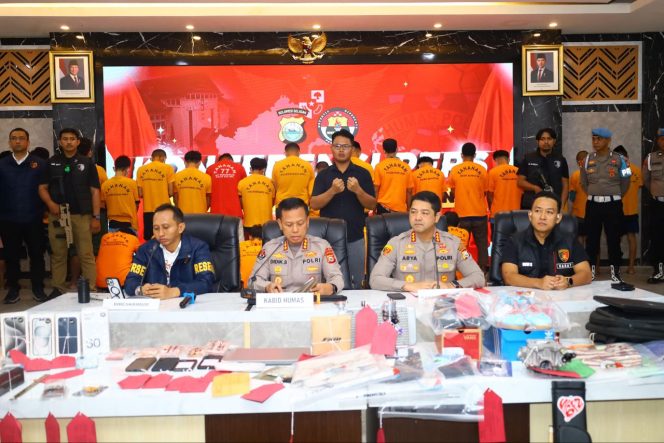 
 Polda Sulsel Gelar Press Release Kasus Tindak Pidana dalam Aksi Unras di Wilayah Hukum Polda Sulsel, Tetapkan 53 Tersangka