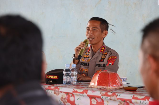 
 Polres Bone Klarifikasi Dugaan Bilik Asmara di Ruang Tahanan, Dua Oknum Anggota Diproses