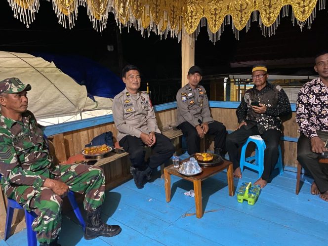 
 Aipda Baso Herianto Laksanakan PAM Pesta Pernikahan di Kelurahan Pancaitana Kecamatan Salomekko