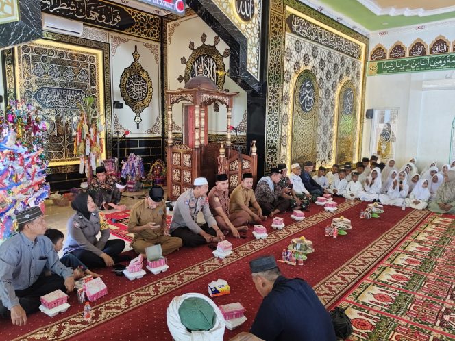 
 Kanit Binmas Polsek Barebbo Hadiri Maulid Nabi Di Desa Parippung,