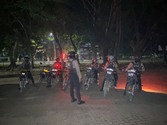 
 Cegah Aksi Balapan Liar dan Tawuran Kelompok, Tim Patroli Presisi Samapta Polres Bone tingkatkan Patroli Blue Light