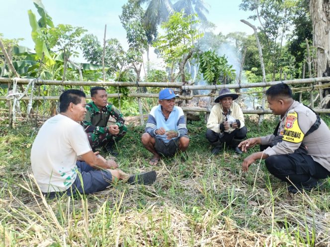 
 Kompak Bersama Tiga Pilar, Bhabinkamtibmas Waetuwo Wujudkan Penyelesaian Tanah Tanpa Konflik
