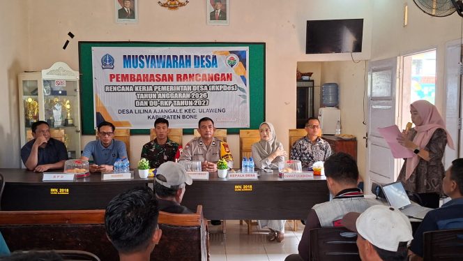 
 Peran Polri Ditingkatkan, Bhabinkamtibmas Polsek Ulaweng Hadiri Musrenbang di Desa Lilina Ajangale