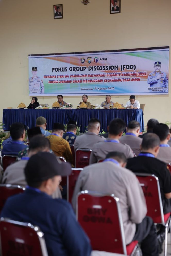 
 Dirbinmas Polda Sulsel Inisiasi “Abbulo Sibatang” Jadi Pemecahan Masalah Sosial