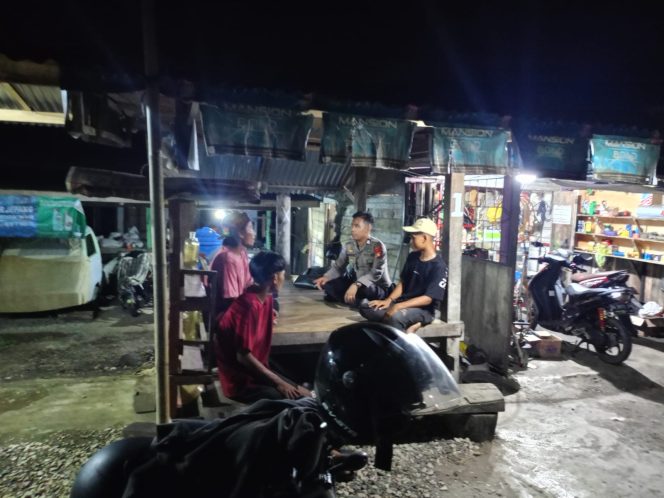 
 Pembinaan Sat Kamling oleh Bhabinkamtibmas Polsek Awangpone di Desa Pacing
