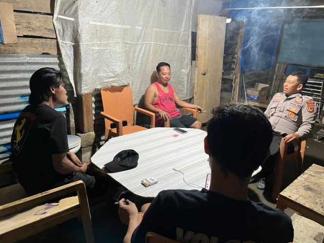 
 Bhabinkamtibmas Sambangi Warga Binaannya, Bangun Kedekatan dan Jaga Kamtibmas