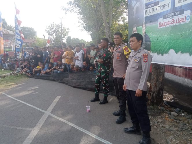 
 Ciptakan Kondisi Aman, Polsek Mare Kawal Turnamen Sepak Bola Sanrego Cup