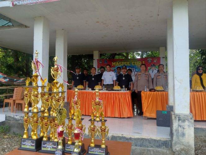 
 Kapolsek Sibulue Hadiri Pembukaan Turnamen Sepak Bola “Maspul Cup I”