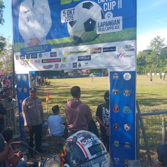 
 Polsek Awangpone Mengamankan Turnamen Lanjutan Sepak Bola Pemuda Lappo Ase Cup II Tahun 2025
