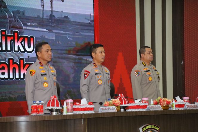 
 Kapolda Sulsel Pimpin Gelar Operasional Triwulan III Tahun 2025 Polda Sulsel