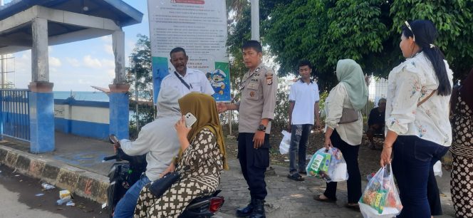 
 Pastikan Situasi Aman, Personil Lakukan  Pengamanan Di Keberangkatan Kapal