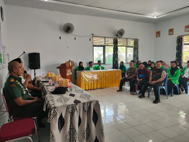 
 Penerimaan dan pelepasan mahasiswa IAIN Bone dalam rangka pelaksanaan KKN diaulah kantor kecamatan dihadiri oleh Kapolsek Ponre