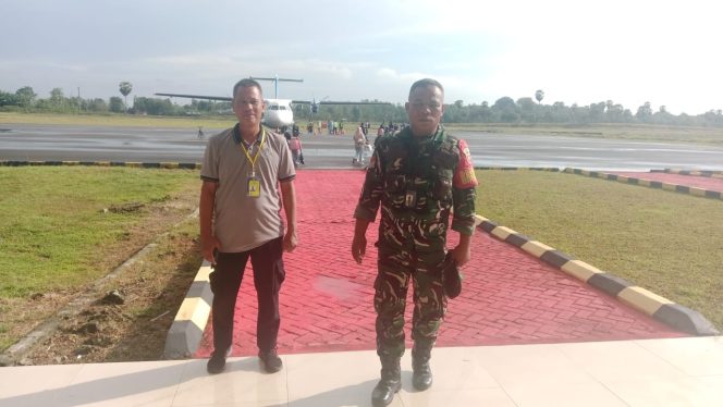 
 Polsek Awangpone Memantau Keberangkatan Pesawat ATR FLY JAYA di Bandara Arung Palakka Bone