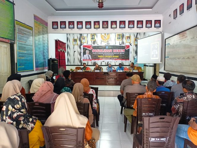 
 Polsek Awangpone Menghadiri Kegiatan Sosialisasi Hukum Di Desa Cakke Bone Kecamatan Awangpone