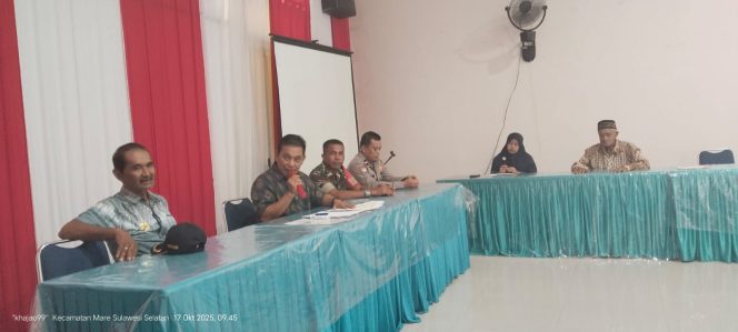 
 Kanit Binmas Dampingi Pemerintah Kecamatan Mare Mediasi Sengketa Tanah Secara Kekeluargaan