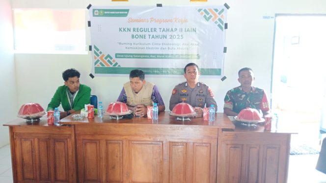 
 Bhabinkamtibmas Hadiri Seminar Program KKN IAIN Bone di Wilayah Binaannya