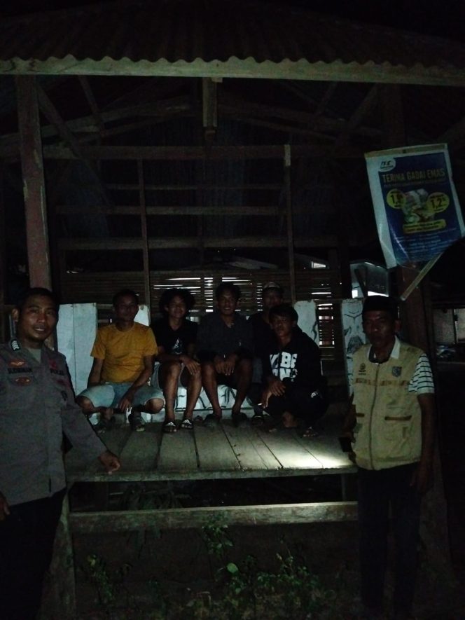 
 Sambangi Poskamling, Bripka Sudirman Ajak Warga Tingkatkan Kamtibmas
