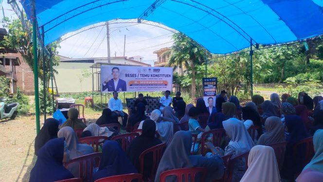 
 Polsek Awangpone Menghadiri Reses Anggota DPRD Provinsi Sulsel Di Desa Pacing Kecamatan Awangpone
