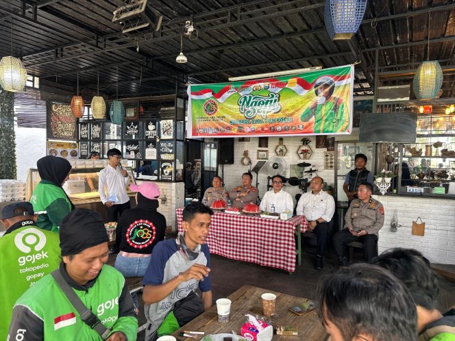 
 Dirbinmas Sosialisasi Aplikasi “Mabbulo Sibatang” Didepan Komunitas Ojol