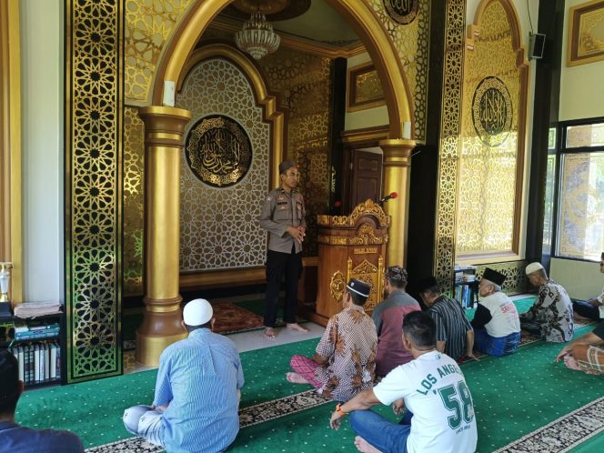 
 Pesan Kamtibmas dari Kanit Binkamsa Sat Binmas Polres Bone di Masjid Umrah