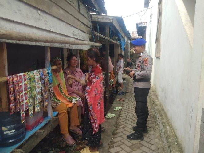 
 Anggota Satpolairud Polres Bone Rutin Hadir Ditengah-Tengah Masyarakat Guna Menciptakan Situasi Kamtibmas