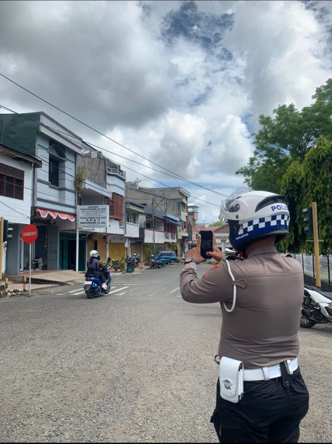 
 Satlantas Polres Bone Maksimalkan Penindakan Pelanggar Lewat Sistem ETLE