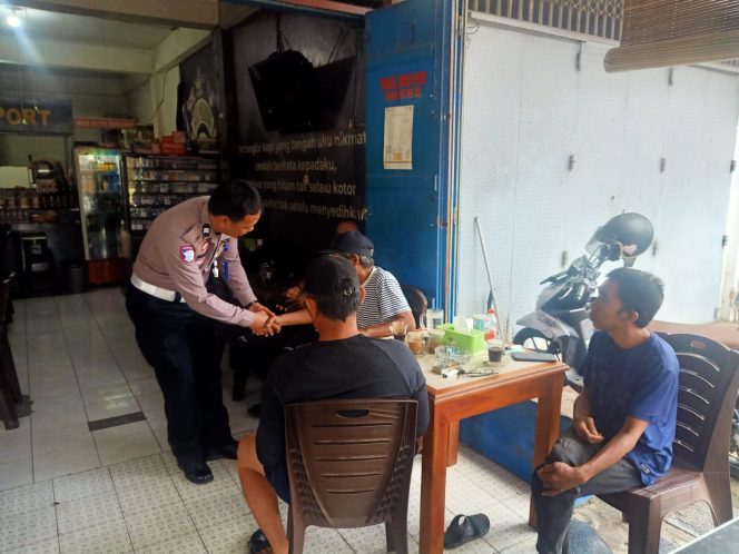 
 Polantas Bone Ajak Masyarakat Tertib Berlalu Lintas Lewat Program Polantas Menyapa