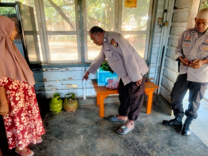 
 CEPAT DAN TANGGAP, KA. SPK POLSEK BAREBBO DATANGI TKP DUGAAN PENCURIAN DI DESA CORAWALI